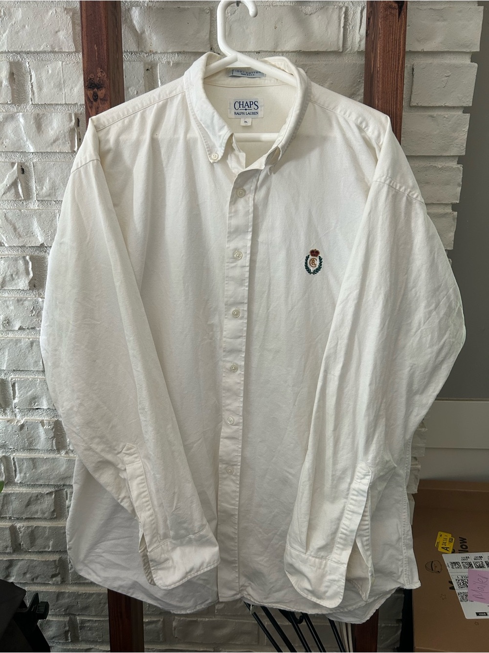 CHAPS Men’s White Button-Down Oxford Shirt